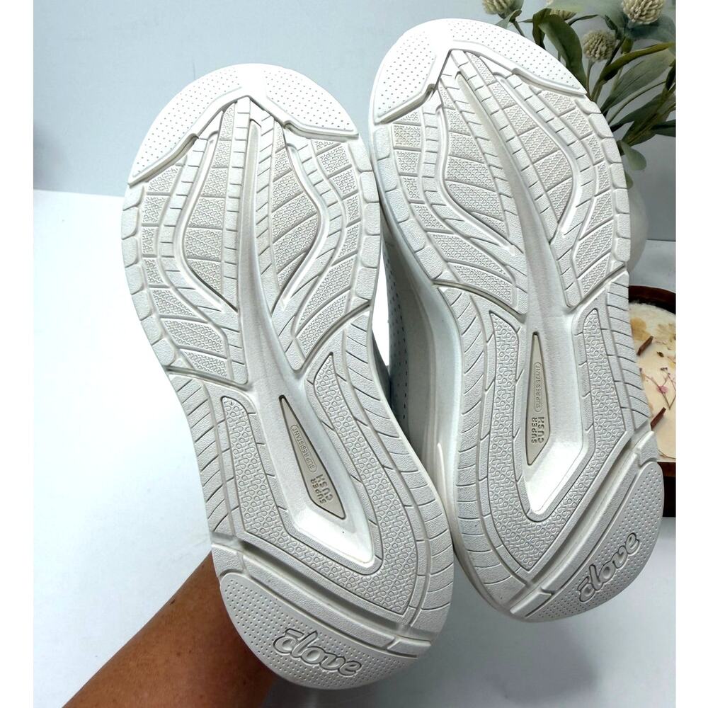 Clove Forte 2 Nursing Sneaker Healthcare Brilliant White Women 7.5 Tried On - Picture 8 of 10
